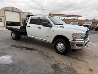 2024 RAM 3500 SLT photo 4