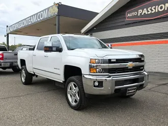 2015 Chevrolet Silverado 2500 HD Crew Cab photo 7