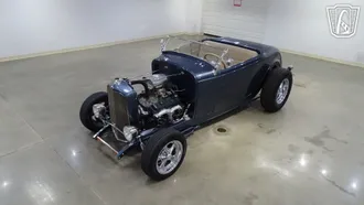 1932 Ford Roadster photo 2