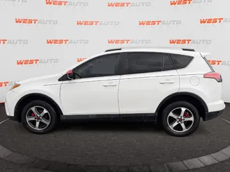2018 Toyota RAV4 photo 2