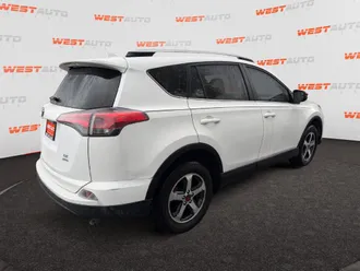 2018 Toyota RAV4 photo 5