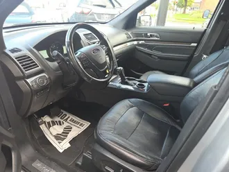 2019 Ford Explorer photo 3