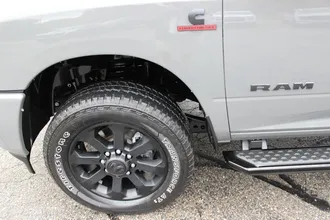 2025 RAM 2500 photo 3