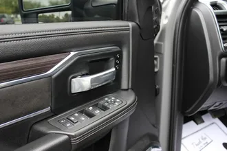2025 RAM 2500 photo 5