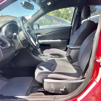 2012 Chrysler 200 photo 7