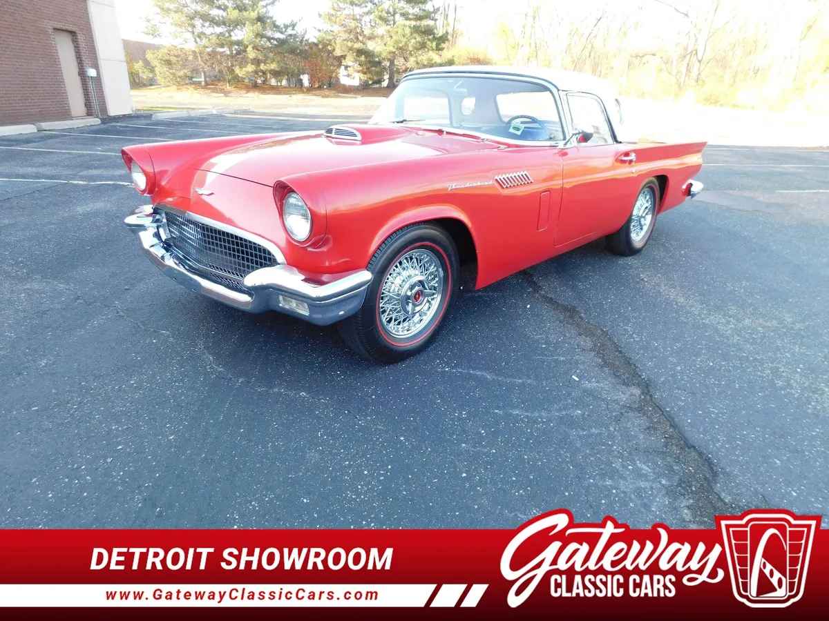 1957 Ford Thunderbird