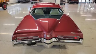 1972 Buick Riviera photo 3
