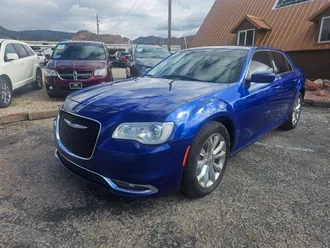2018 Chrysler 300 photo 2