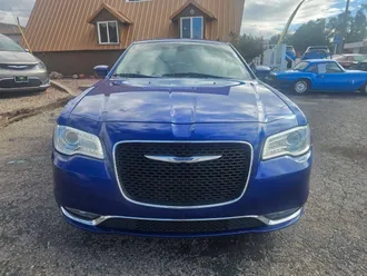 2018 Chrysler 300 photo 3
