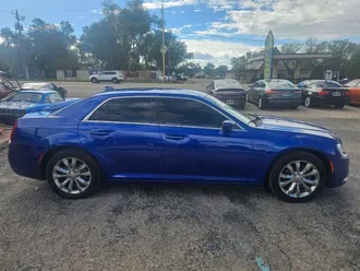 2018 Chrysler 300 photo 5