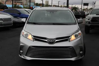 2020 TOYOTA SIENNA photo 3