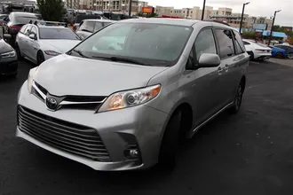 2020 TOYOTA SIENNA photo 4