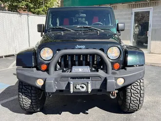 2012 Jeep Wrangler Unlimited Rubicon photo 2