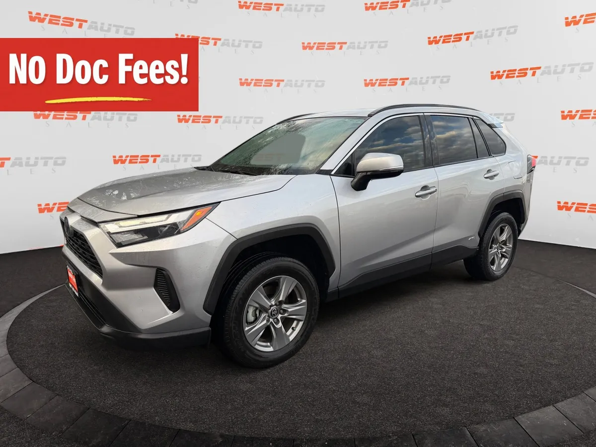 2022 Toyota RAV4 Hybrid XLE