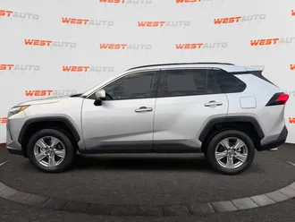 2022 Toyota RAV4 Hybrid photo 2