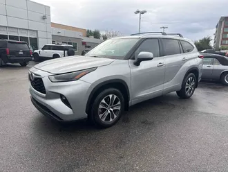 2022 Toyota Highlander photo 2