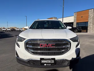 2020 GMC Terrain photo 2