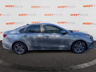 2023 Kia Forte photo 6