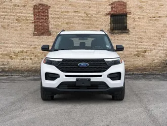 2020 Ford Explorer photo 2