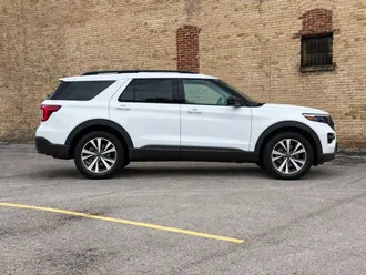 2020 Ford Explorer photo 6