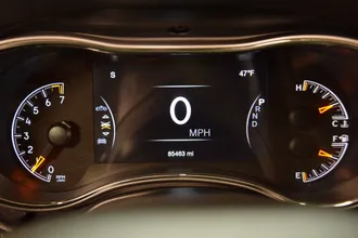 2019 Jeep Grand Cherokee photo 2