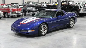 2004 Chevrolet Corvette photo 2