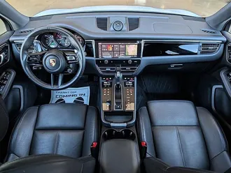 2023 Porsche Macan T photo 3