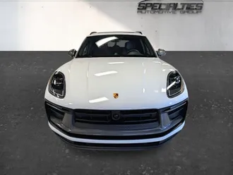 2023 Porsche Macan T photo 6