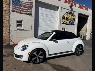 2013 Volkswagen Beetle Convertible Turbo photo 2