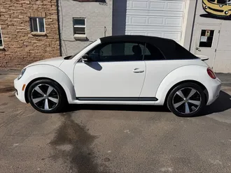 2013 Volkswagen Beetle Convertible Turbo photo 3