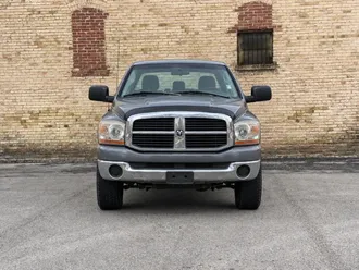 2006 Dodge Ram 1500 Quad Cab photo 2
