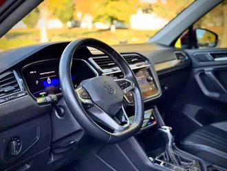 2022 Volkswagen Tiguan photo 5