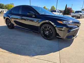 2021 Toyota Camry photo 2