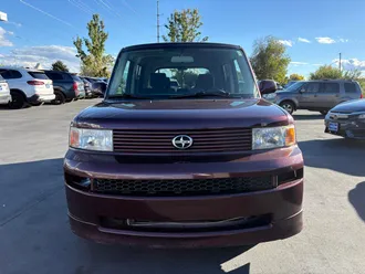 2005 Scion xB photo 2