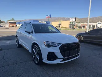 2021 Audi Q3 photo 3