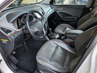 2017 Hyundai SANTA FE SE Ultimate photo 2