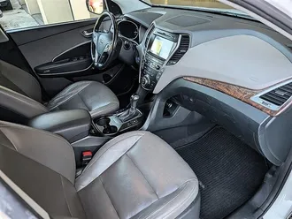 2017 Hyundai SANTA FE SE Ultimate photo 4