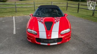 2002 Chevrolet Camaro photo 2