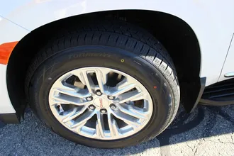 2024 GMC YUKON XL photo 4