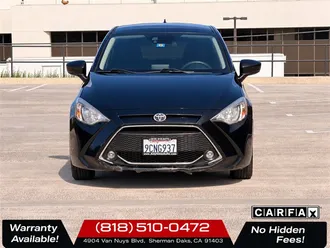 2020 Toyota Yaris Hatchback LE photo 2