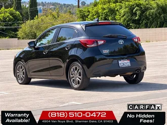 2020 Toyota Yaris Hatchback LE photo 5