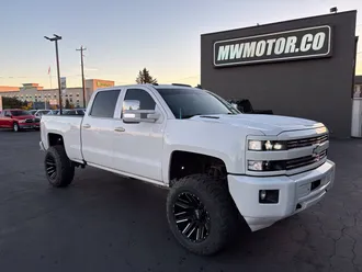 2016 Chevrolet Silverado 2500HD photo 2