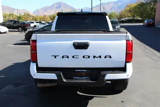 2024 TOYOTA TACOMA photo 7