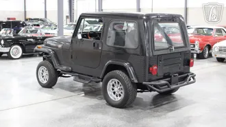 1987 Jeep Wrangler photo 3