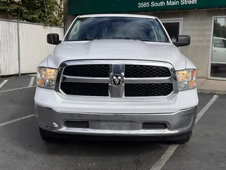2021 RAM 1500 Classic SLT photo 2