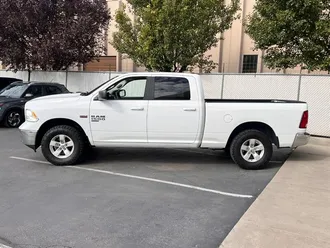 2021 RAM 1500 Classic SLT photo 4