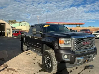2015 GMC Sierra 2500 Denali photo 2