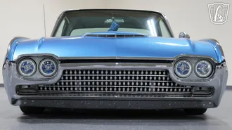 1961 Ford Thunderbird photo 3