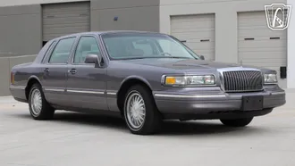 1996 Lincoln Town Car photo 5