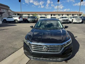 2021 Volkswagen Passat photo 3